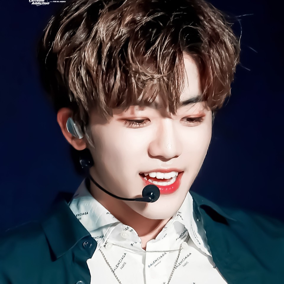 “把普通的生活过得更浪漫些我的意思是和你”
“평범한 생활을 좀 더 낭만적으로 보내라. 내 말은 너와”
cr.caffeineaddiction