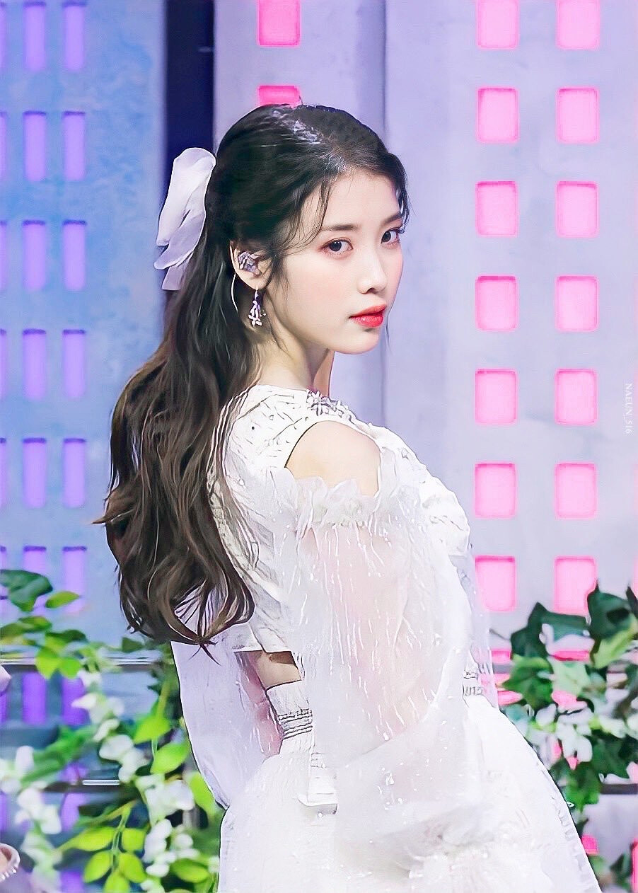 IU