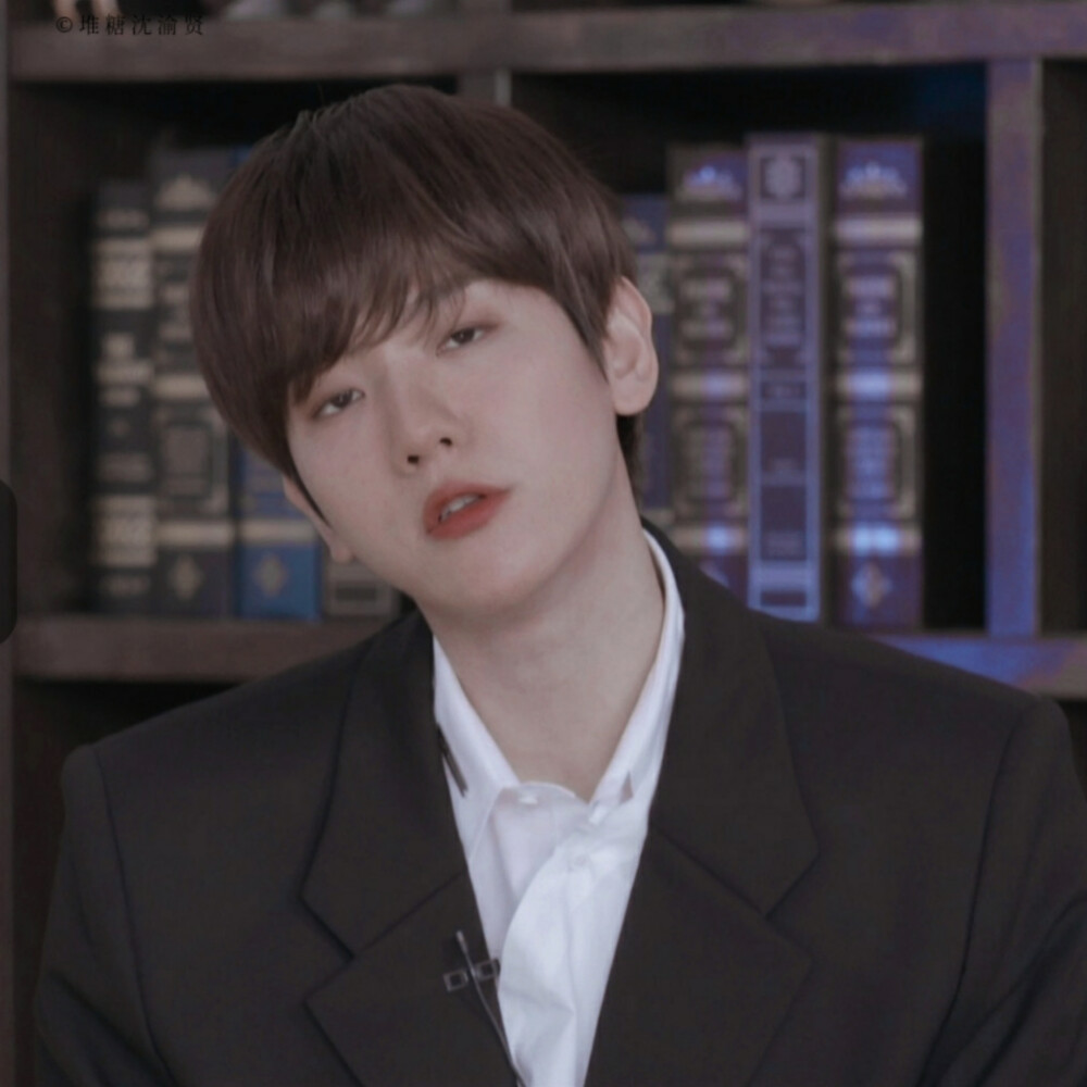 "BAMBI."
背景边离