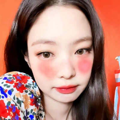 “身无长物 唯有可爱还能称出八两给你 剩下我自己留一点吧”