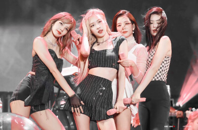 BLACKPINK 