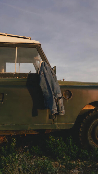 好看的壁纸已发送~