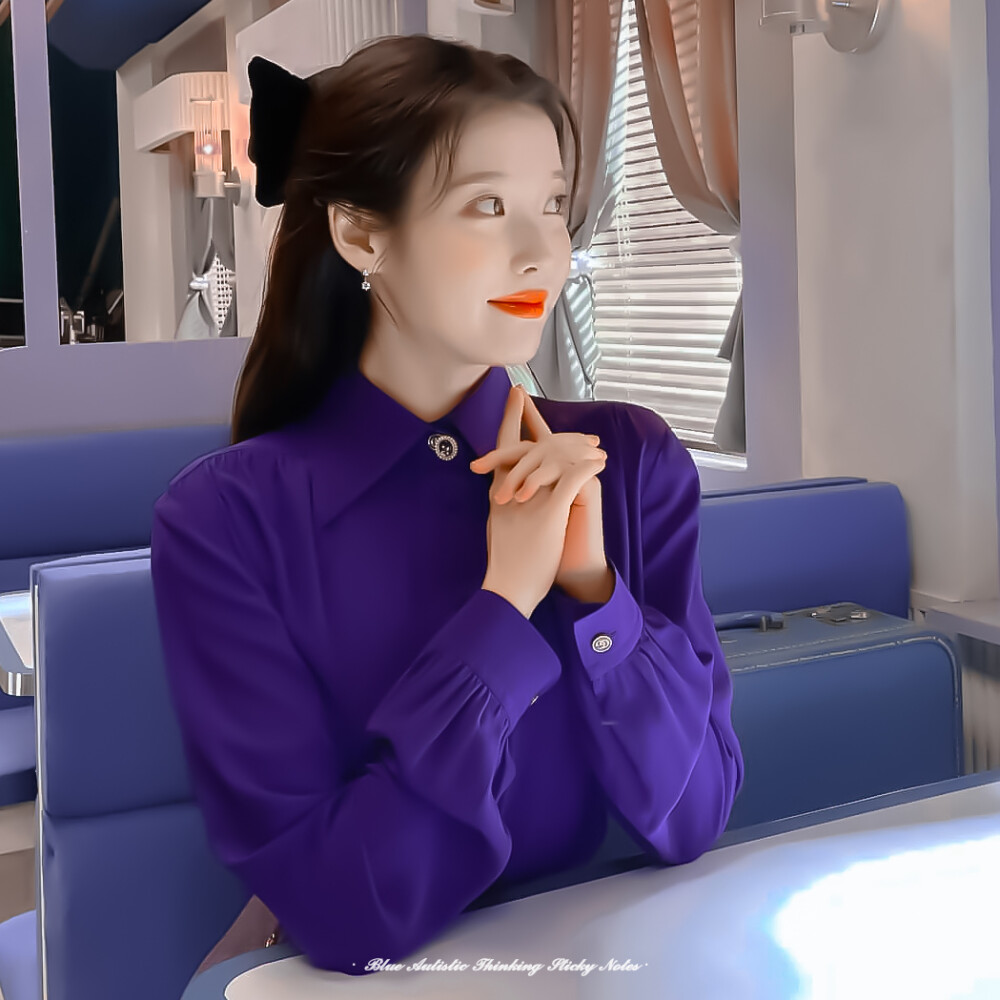 ◦IU