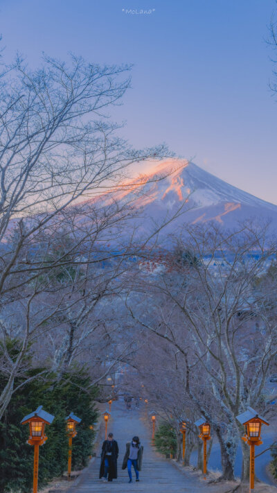 富士山的日出 ​​​
摄影：@MoLana