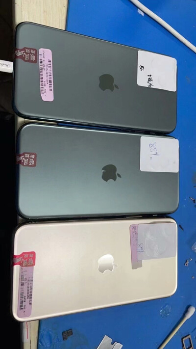 iPhone11pro 64G
美版全網(wǎng)通 95新
屏幕小瑕疵 看圖
2000