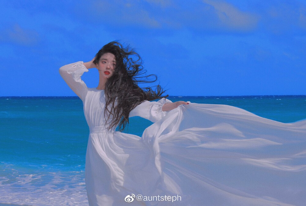 想和你一起看海，也想和海一起看你 ​​​
cr:auntsteph