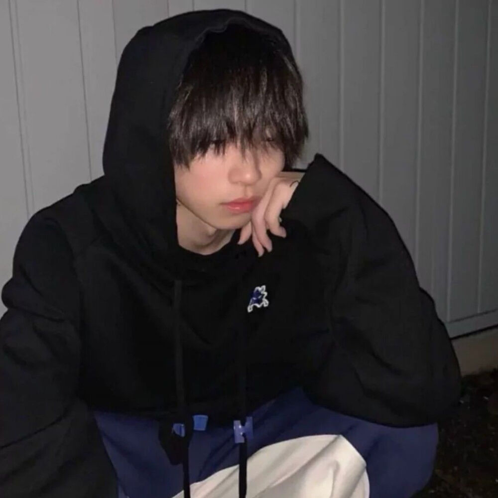 08君卿男生头像