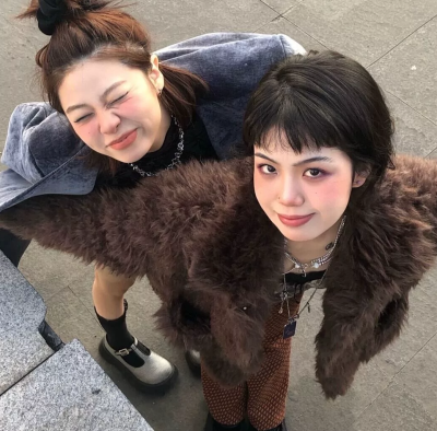 希望这个夏天有惊喜有心动有人陪你吹晚风.（新手多多关照谢谢.）