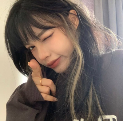 希望这个夏天有惊喜有心动有人陪你吹晚风.（新手多多关照谢谢.）