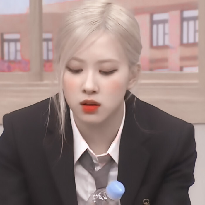 Roseanne Park 朴彩英
原截时姈