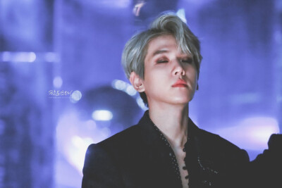 边伯贤 图cr：logo/网络 侵删