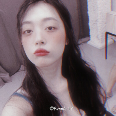 
·水蜜桃的清香大概形容的就是你
·崔雪莉·sulli
©枯川宴