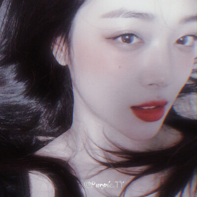 
·水蜜桃的清香大概形容的就是你
·崔雪莉·sulli
©枯川宴