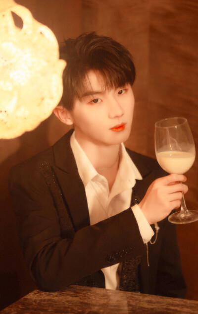 
祺鑫 风年 壁纸自修
拿圖點贊禁白嫖！
