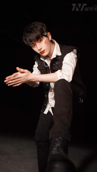 
祺鑫 风年 壁纸自修
拿圖點贊禁白嫖！
