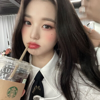 张元英套图可二改4张
抱图看介绍￤收藏点赞专辑
十三幺￤幺幺