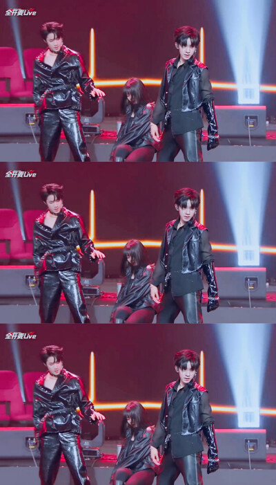 刘耀文贺峻霖 三宫格
图源来自舞台《特务J》
拿图评论二转dt小媛丸鑫比