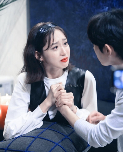 顶楼双胞胎妹妹周锡京
-韩智贤