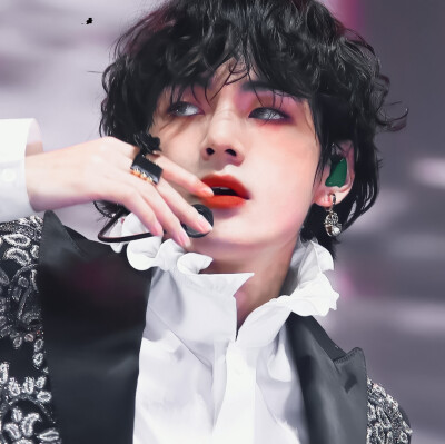 “怒那，叫哥哥就给你哦”
金泰亨 田柾国