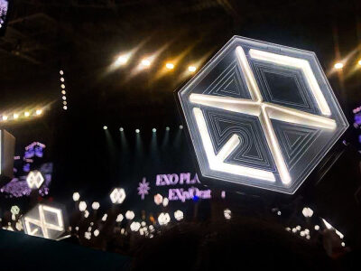 #是九年 不是九天也不是九个月 是春夏秋冬来回交替的九年。
EXO 九周年快乐