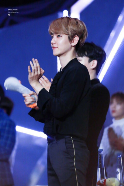 边伯贤 图cr：logo/网络 侵删