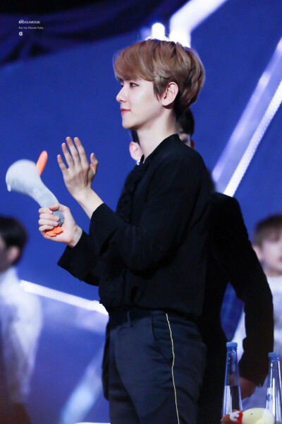 边伯贤 图cr：logo/网络 侵删