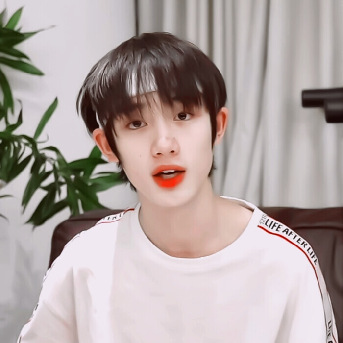 ©宋潇
潇潇恋愛記
阿程；一直是少年
原截江纪然