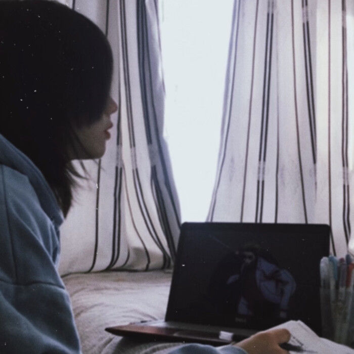 我淋过最大的雨 是你在日光下的不回头