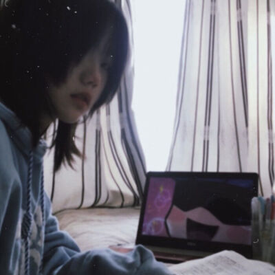 我淋过最大的雨 是你在日光下的不回头