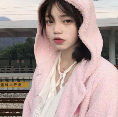 我淋过最大的雨 是你在日光下的不回头