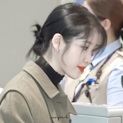 iu //泡芙
cr七词