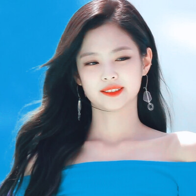 ·Jennie·
美好的一天从雪碧妮开始
原截梦羽