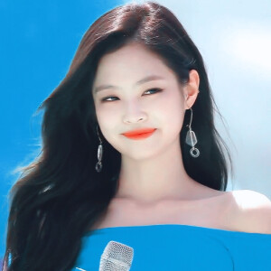 ·Jennie·
美好的一天从雪碧妮开始
原截梦羽