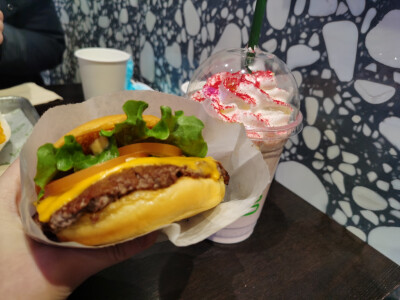 一般般的shakeshack牛肉汉堡