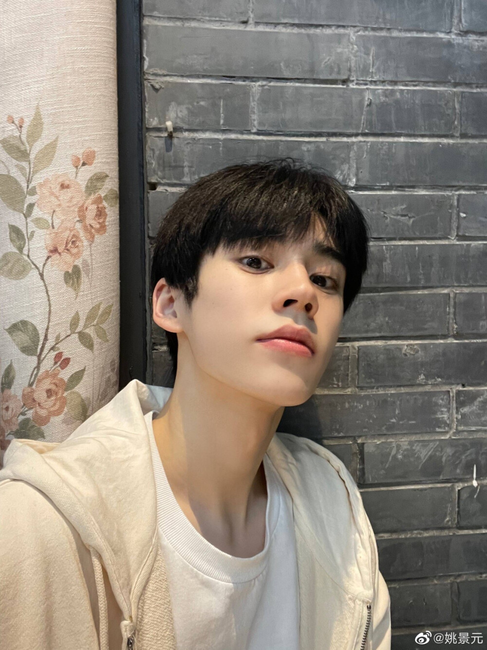 我发现，二月的日期和星期排得整整齐齐被治愈啦#元气爱豆的日常#