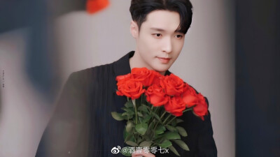 张艺兴 zyx lay “我永远忠于月光和你”