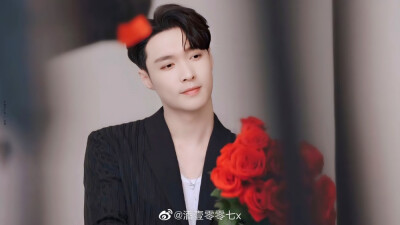 张艺兴 zyx lay “我永远忠于月光和你”