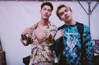 Intersection 米卡 和马 庆怜 青山威廉