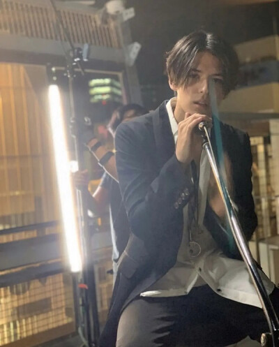 Intersection 米卡 和马 庆怜 青山威廉