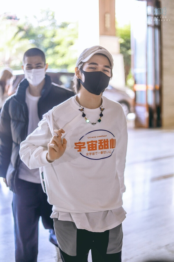 Intersection 米卡 和马 庆怜 青山威廉