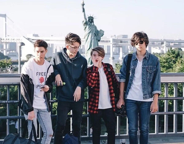 intersection米卡和马庆怜青山威廉