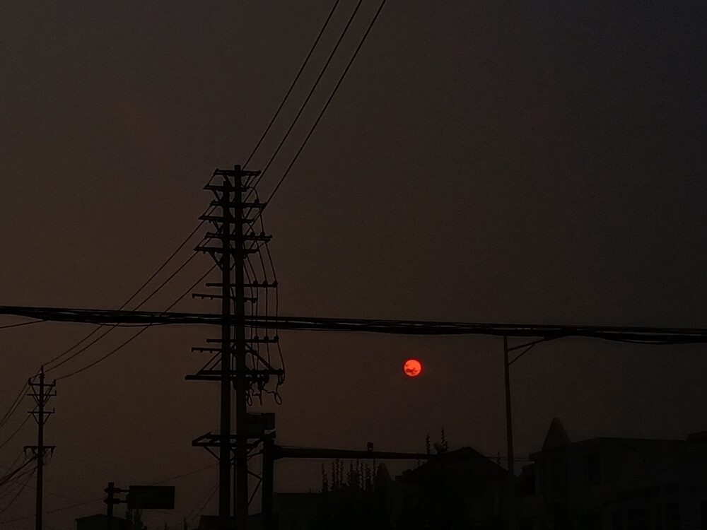 太阳东升日落
爱意逐渐消散