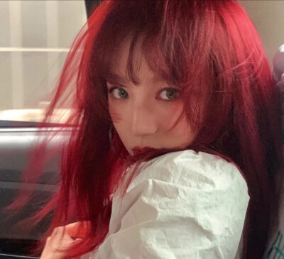 真人1女生头像1我从来不怕打逆风局只要你想赢不管高地全爆了还是你零杠几我都会拼尽全力陪你打回来但你不能点投降希望你能明白.