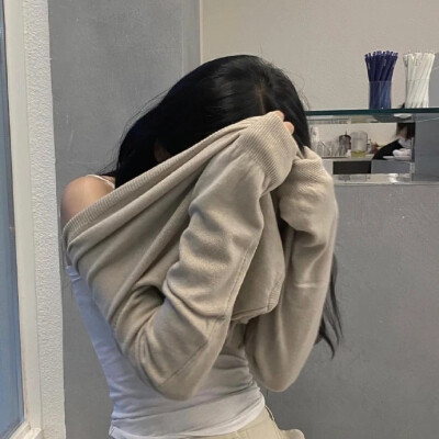 真人1女生头像1我从来不怕打逆风局只要你想赢不管高地全爆了还是你零杠几我都会拼尽全力陪你打回来但你不能点投降希望你能明白.