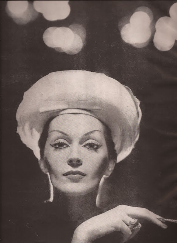 Dovima by Richard Avedon 