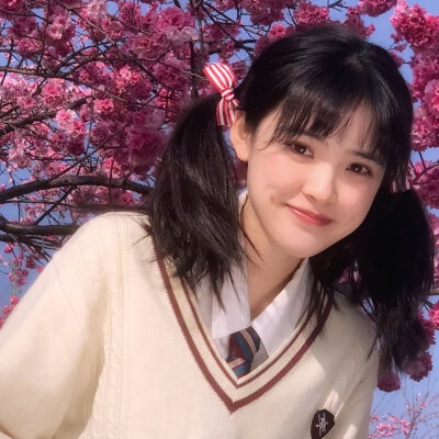 女生头像/闺蜜头像
ᴾᵉᵒᵖˡᵉ ᵍʳᵒʷ ʷᵉᵉᵈˢ ʷⁱᵗʰᵒᵘᵗ ᶠˡᵒʷᵉʳˢ.
人的内心不种鲜花就长杂草。 ​​​
©️ ：虞兮西