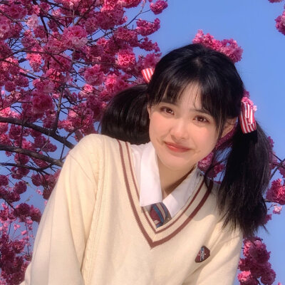 女生头像/闺蜜头像
ᴾᵉᵒᵖˡᵉ ᵍʳᵒʷ ʷᵉᵉᵈˢ ʷⁱᵗʰᵒᵘᵗ ᶠˡᵒʷᵉʳˢ.
人的内心不种鲜花就长杂草。 ​​​
©️ ：虞兮西