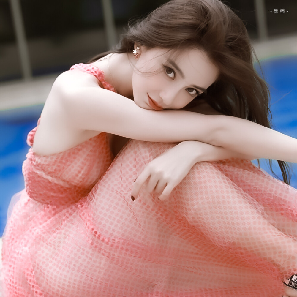 杨 颖 | 温 柔 本 身
♬ ♬ ♬ 