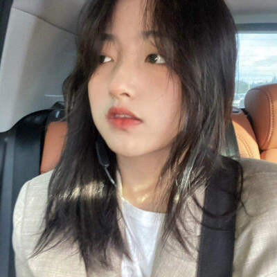 我花了好长时间说服自己 这段时间我一直在不停挣扎 自愈又崩溃