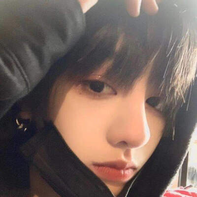 我花了好长时间说服自己 这段时间我一直在不停挣扎 自愈又崩溃